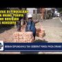 Sedih, Kisah Bocah Penjual Kerupuk di Cianjur