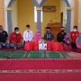 DPC PDI Perjuangan Garut Wakafkan Al-Quran di Kecamatan Cihurip, Juga Berbagi Sembako ke Lansia dan Anak Yatim