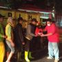 Petugas Kebersihan Dapat Sembako dari Anggota DPRD Garut di Malam Takbiran