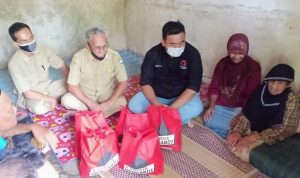 Wakil Rakyat Dapil 1 Kunjungi Kediaman Mak Epon, Warga Miskin Penderita Penyakit Kronis