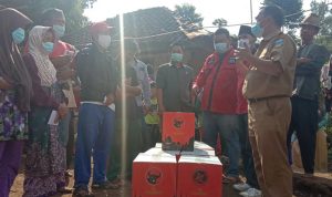 DPC PDI Perjuangan Garut Kunjungi Korban Kebakaran di Desa Karyajaya yang Menimpa 7 Keluarga