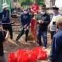 Anggota DPRD Garut Kunjungi Korban Kebakaran di Kampung Ciarileu