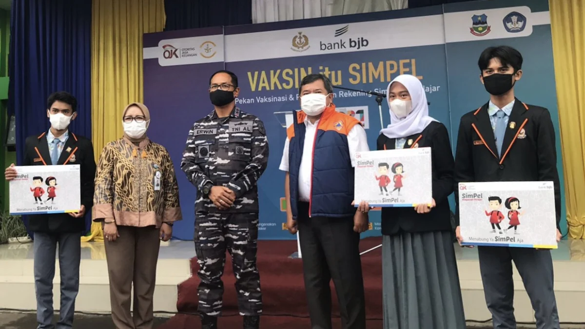 Bank bjb Gelar Vaksinasi Massal dan Buka Rekening SimPel untuk Pelajar di Garut