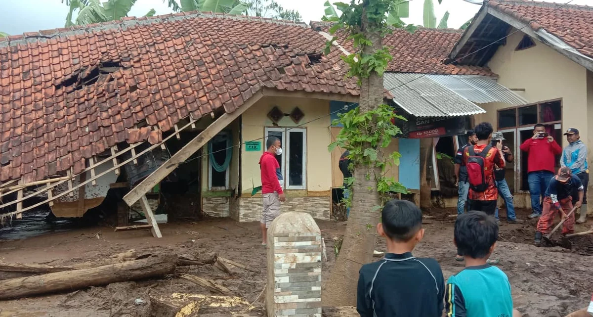 Pemkab Garut Pertimbangkan Untuk Relokasi Korban Banjir Bandang di Sukaresmi