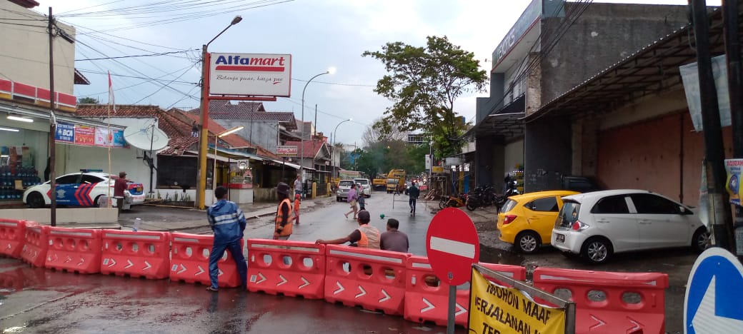 Jalan Suherman Ditutup Beberapa Hari, Operator Angkutan Umum Wacanakan Demo