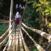 Pemkab Cianjur Dinilai Tidak Serius Urus Jembatan Rusak, Ada Pelajar Bertarung Nyawa Demi Sekolah