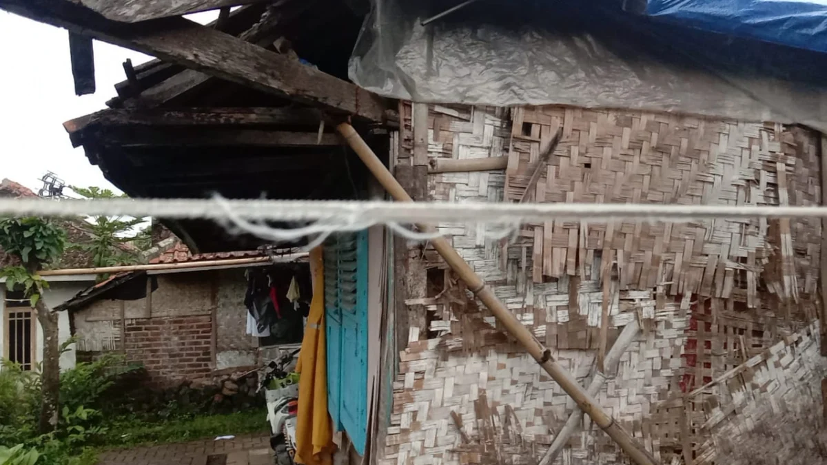 Rumah Warga Desa Mekargalih Garut Nyaris Ambruk, Harusnya Dapat Rutilahu