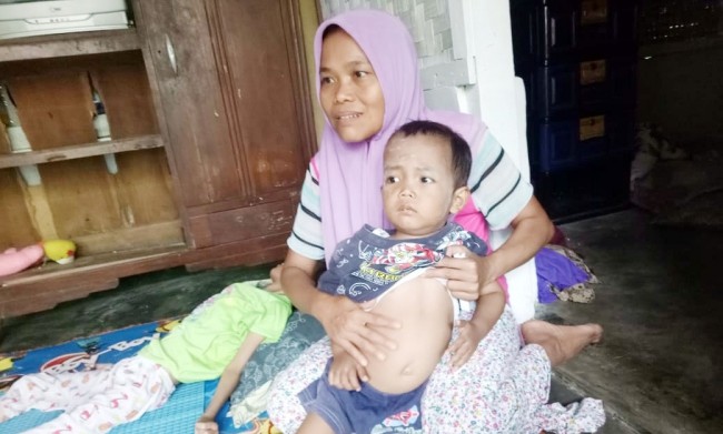 Besarkan Tiga Anaknya Yang Menderita Penyakit Khusus Seorang Diri, ACT Ciamis Turun Tangan