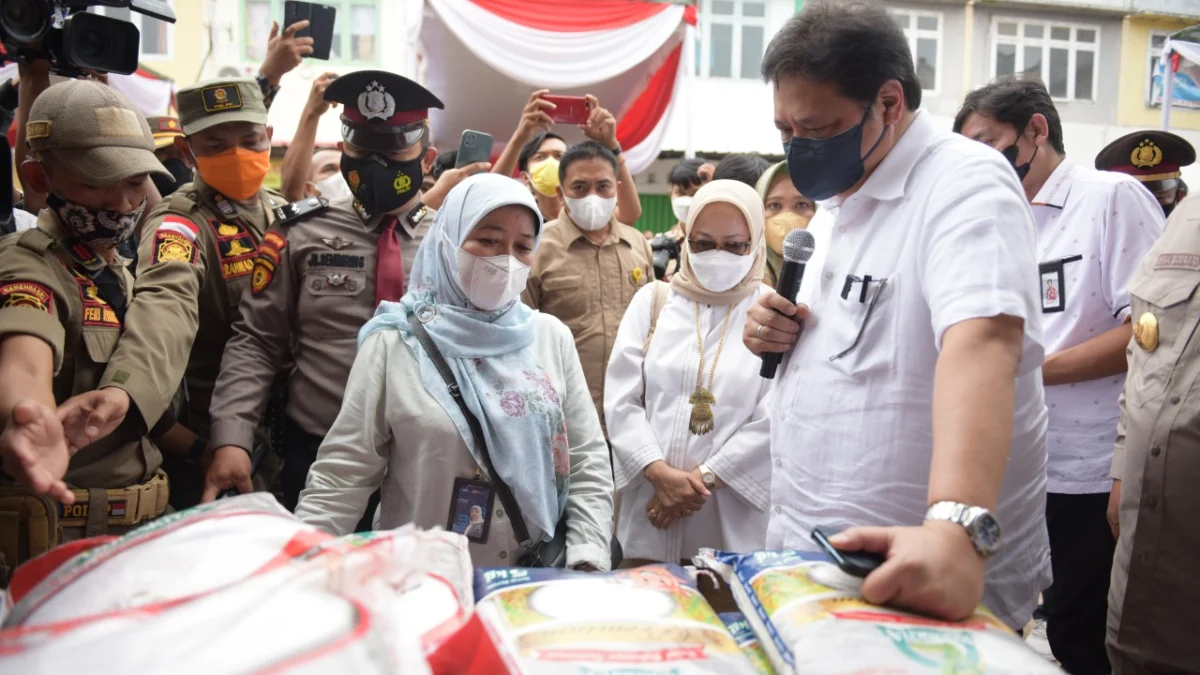 Resmikan Pasar Pulung Kencana Kabupaten Tulang Bawang, Menko Airlangga Serahkan Kredit Usaha Rakyat