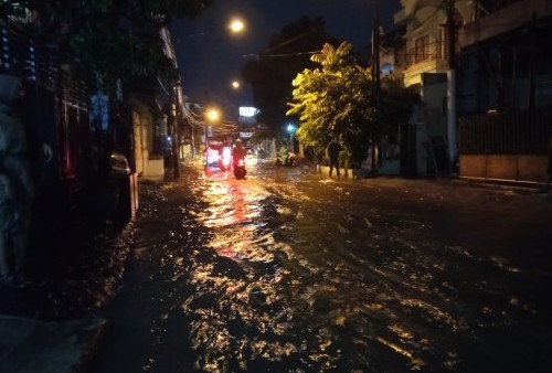 Hujan Deras dari Sore Hingga Malam, 11 Wilayah di Kota Bekasi Terendam Banjir