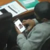 Memalukan! Anggota DPR Tertangkap Kamera, Asyik Menonton Porno saat Sidang