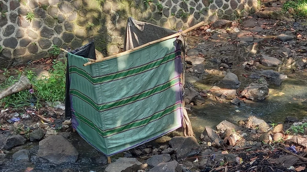 Kecamatan Cibiuk Dapat Bantuan WC Untuk Berantas Buang Air Besar Sembarangan