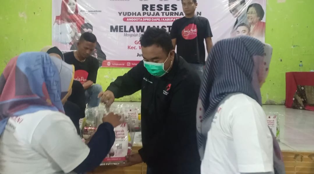 Anggota DPRD Garut Bagikan Ribuan Butir Telur untuk Balita Stunting di Desa Wanaraja