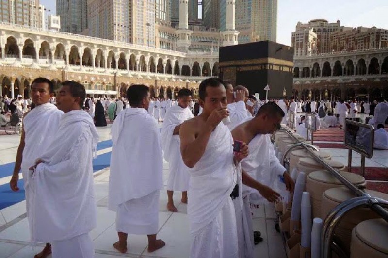 Jemaah Haji Indonesia Di Perbolehkan Membawa Air Zamzam