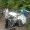 Kecelakaan! Mobil Datsun GO Terjun ke Jurang
