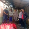 Ketua DPC PDI Perjuangan Garut Bersama Anggota DPRD Kunjungi Korban Kebakaran di Banyuresmi