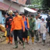 Wakil Bupati Garut Tinjau Bencana di Selatan, Ada Banjir dan Longsor