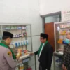 Wakil Bupati Garut Bersama Kapolres Sidak Apotek, Periksa Obat yang Mengandung Etilen Glikol