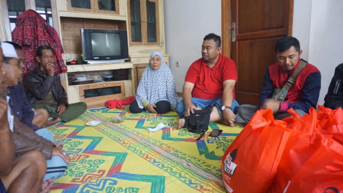 Yudha, Anggota DPRD Garut Tersentuh Ketika Mengunjungi Korban Kebakaran di Banjarwangi, Korban Begitu Tegar