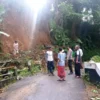 Cuaca Ekstrim , Tebing Setinggi Lima Meter Longsor di Caringin Bogor