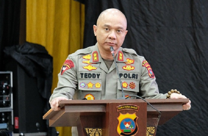 Irjen Pol Teddy Minahasa Putra, Kapolda Jatim yang baru dan dikabarkan ditangkap diduga terkait kasus narkoba.-Ist-Radarcirebon.com