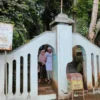 Makam Godog di Kabupaten Garut yang diyakini makam asli dari Raden Kian Santang.-Ist/Tangkapan Layar-radarcirebon.com