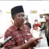Bupati Cianjur Herman Suherman memberikan tanggapan soal laporan terhadap dirinya ke KPK (foto Cianjur Ekspres)