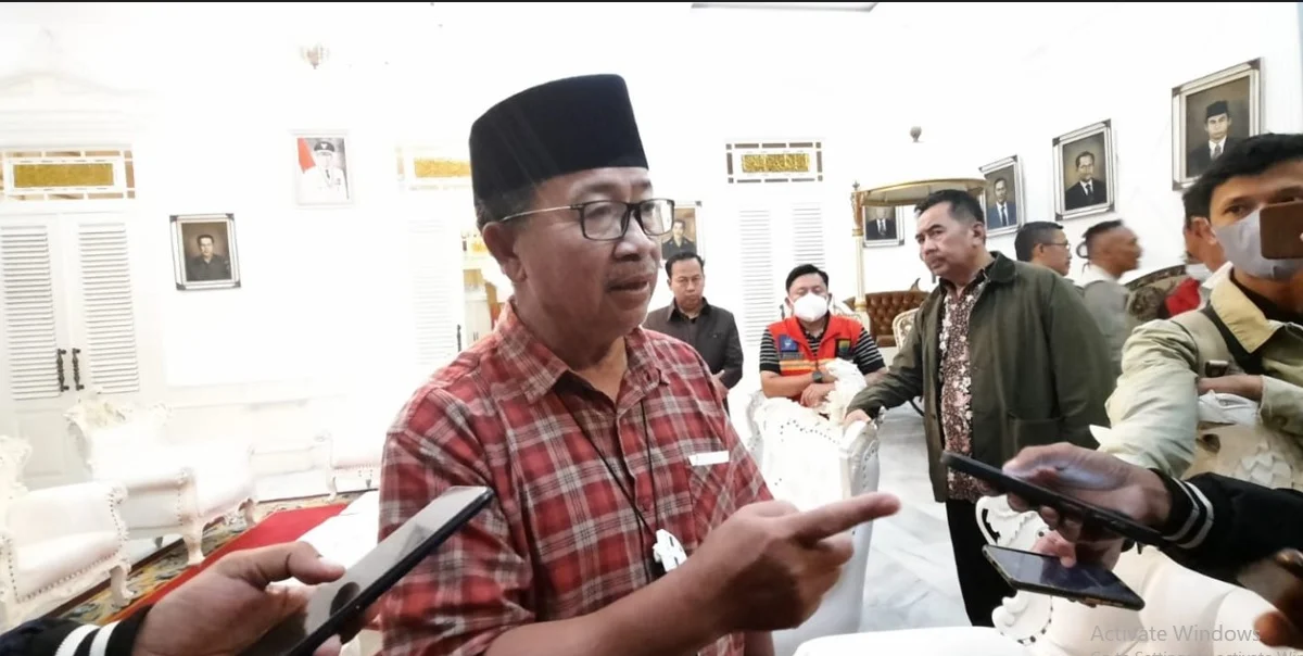 Bupati Cianjur Herman Suherman memberikan tanggapan soal laporan terhadap dirinya ke KPK (foto Cianjur Ekspres)