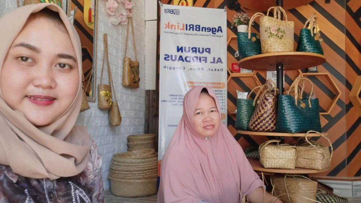 Widyaningsih Indri Arum Sari, Mantri BRI di Palam, Kecamatan Martapura, Kabupaten Banjar, Kalimantan Selatan membeberkan pengalamannya menjadi garda terdepan dalam melayani kebutuhan nasabah