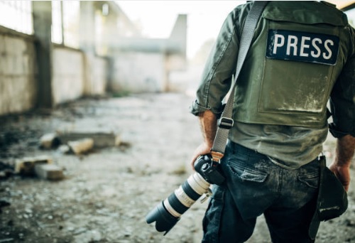 Ilustrasi wartawan (foto Istock) Diberitakan Miring oleh Wartawan, Apa yang Harus Dilakukan?