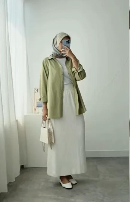 4 Inspirasi Ootd Kemeja Oversize Hijab Dengan Gaya Elegan