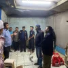 Yudha Puja Turnawan, Anggota DPRD Garut Fraksi PDI Perjuangan bersama Camat Sukawening mengunjungi rumah Ihat yang roboh di Desa Mekarhurip