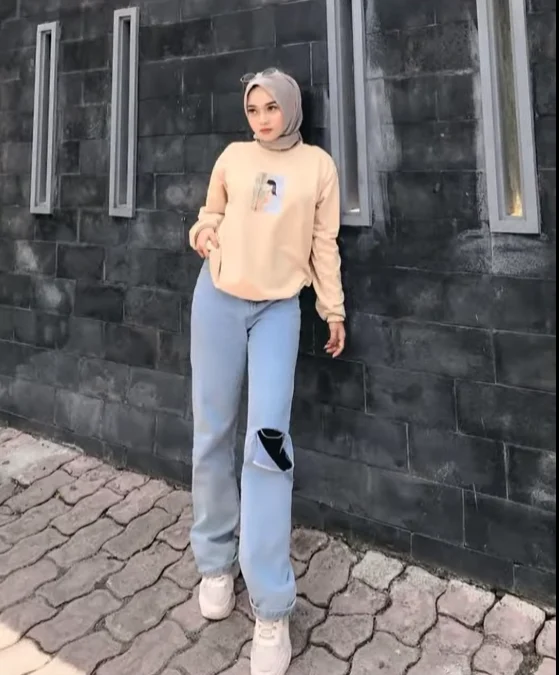 Rekomendasi Ootd Sweater Oversize Hijab Dengan Keren