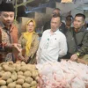 Jelang Ramadhan, Wagub Jabar Uu Ruzhanul Ulum Cek Harga Sembako di Kabupaten Garut