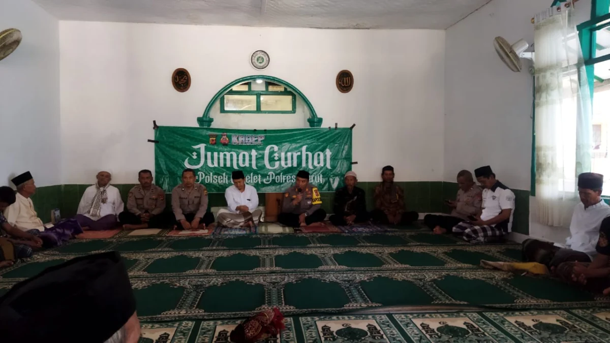 Kapolsek Cikelet dan Jajaran Dengarkan Curhat Warga di Masjid Darut Takwa Cijambe