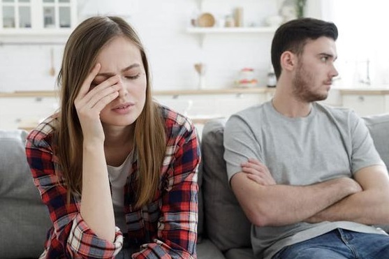 7 Ciri Istri Tidak Bahagia Dalam Pernikahan, Suami Harus Tahu