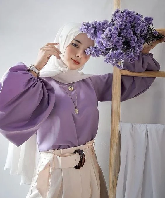 Baju Ungu Cocok dengan Jilbab Warna Apa? Perpaduan Ini Dijamin Keren