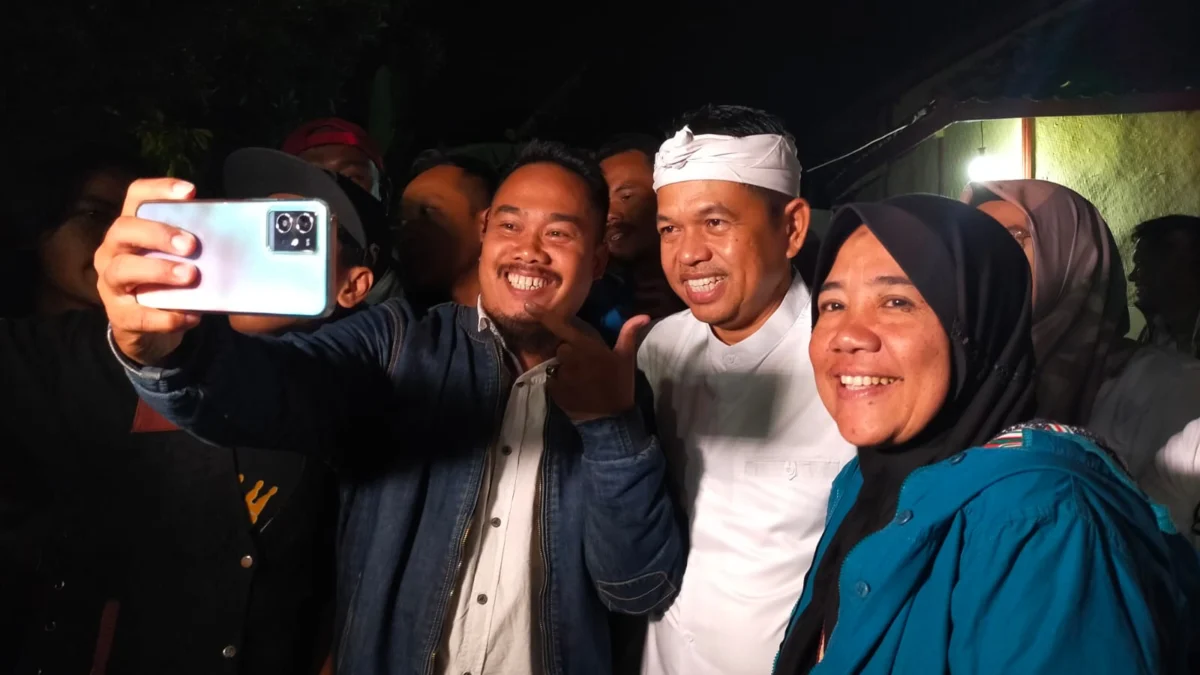 Naik Garuda Disambut Ribuan Warga Garut, KDM yakin Prabowo Subianto Presiden 2024