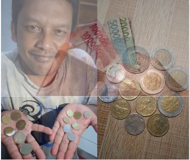 Kusnanto warga Gondang, Kabupaten Sragen, Jawa Tengah mempunyai sejumlah uang koin kuno yang siap jual.