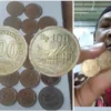 Teguh warga Kota Depok mempunyai koin kuno Rp100 Rumah Gadang dan sejumlah koin kuno lain yang siap jual