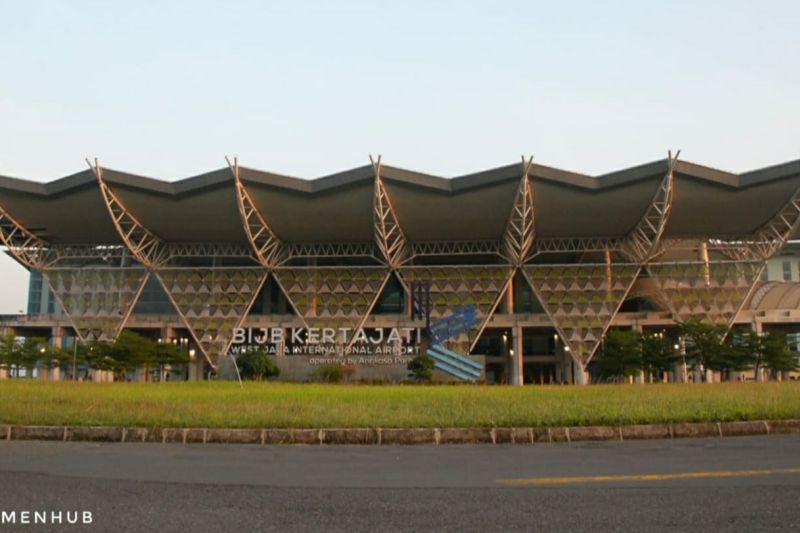 Peresmian Tol Cisumdawu di Sambut Baik Warga, Menhub Budi Karya Sebut Bisa Jadi Akses Mudah Tempuh Bandara Kertajati