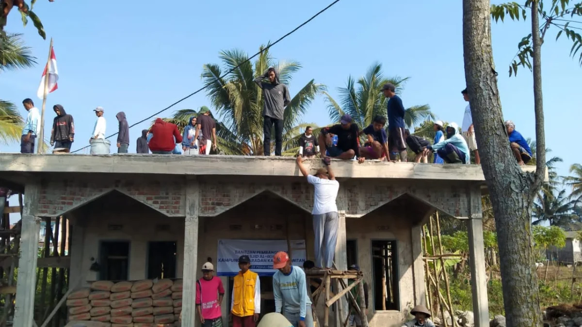 DT Peduli Garut Bangun Masjid di Kampung Cisaradan, Sebelumnya Sempat Terbengkalai