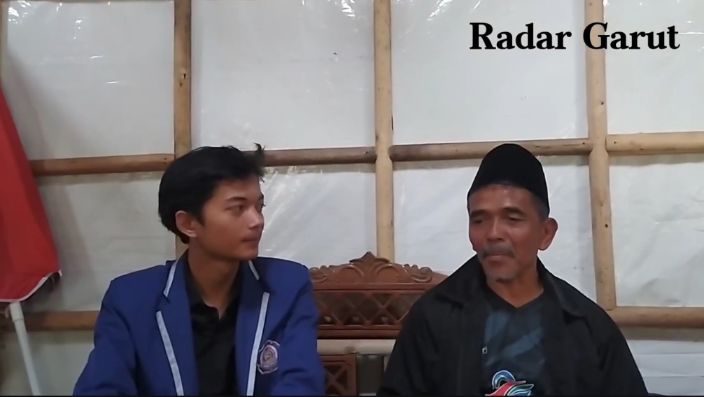 Wawancara tim PKL Radar Garut bersama Abah Anom
