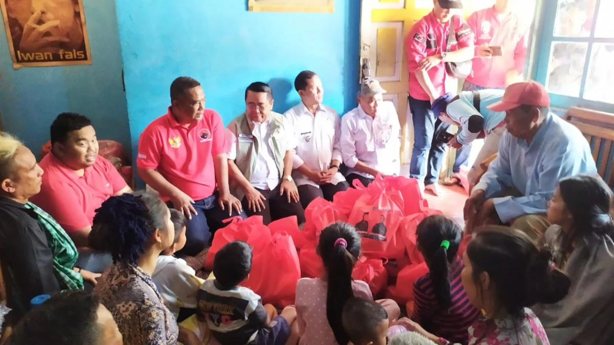 Anggota DPRD Provinsi Memo Hermawan, Santuni 6 Keluarga Korban Kebakaran di Leles
