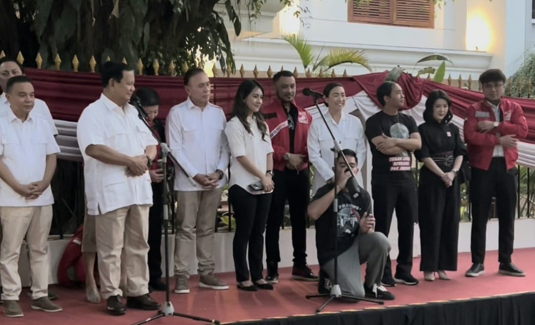 Kaesang Buka Puasa Ditengah Konferensi Pers Bersama Prabowo