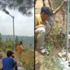 Begini Cara KOMPOR UPI Membangun Penerangan Jalan Otomatis di Desa Sirnajaya