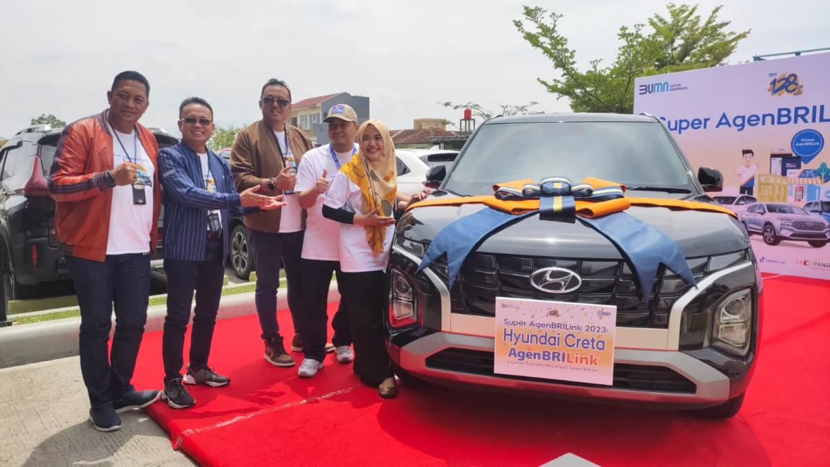 AgenBRILink bernama “Toko Putra Pertama” dengan nama pemilik Saepil Rohman asal Kabupaten Garut mendapatkan hadiah mobil dari BRI