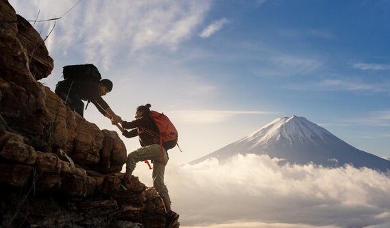 Perlengkapan Tepat untuk Sukses, Checklist Mendaki Gunung yang Tidak Boleh Diabaikan