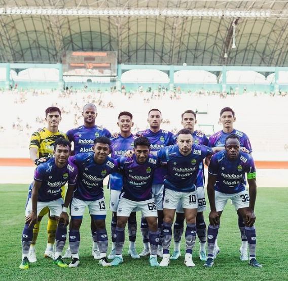 Prediksi Pertandingan Persib Bandung Vs PSM Makassar Pada BRI Liga 1 2023/2024