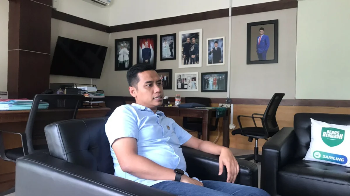 Kepala Pusat Pengelolaan Pendapatan Daerah (P3D) Wilayah Kabupaten Garut Ervin Yanuardi Effendi, ST ketika ditemui wartawan Radar Garut di kantornya